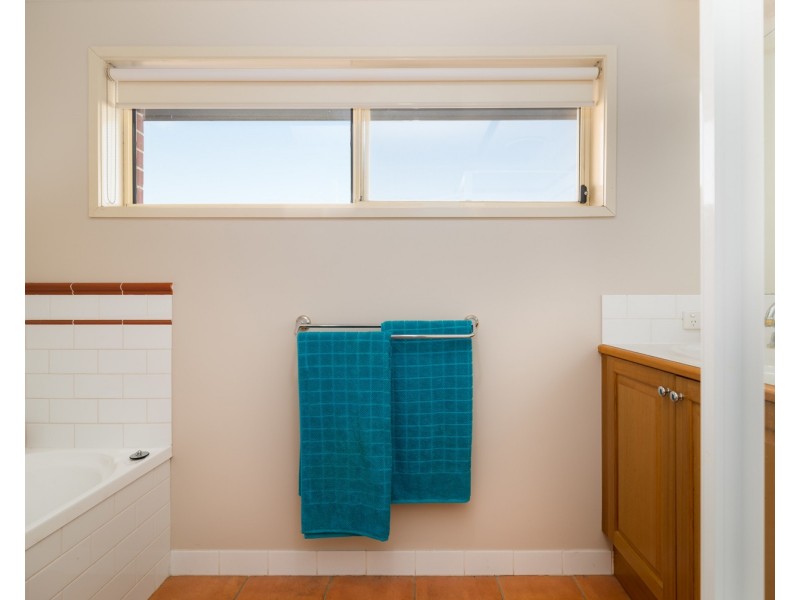 6 The Court, Wodonga VIC 3690