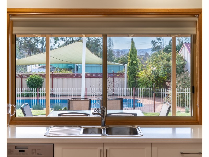 4 Innisfree Drive, Wodonga VIC 3690