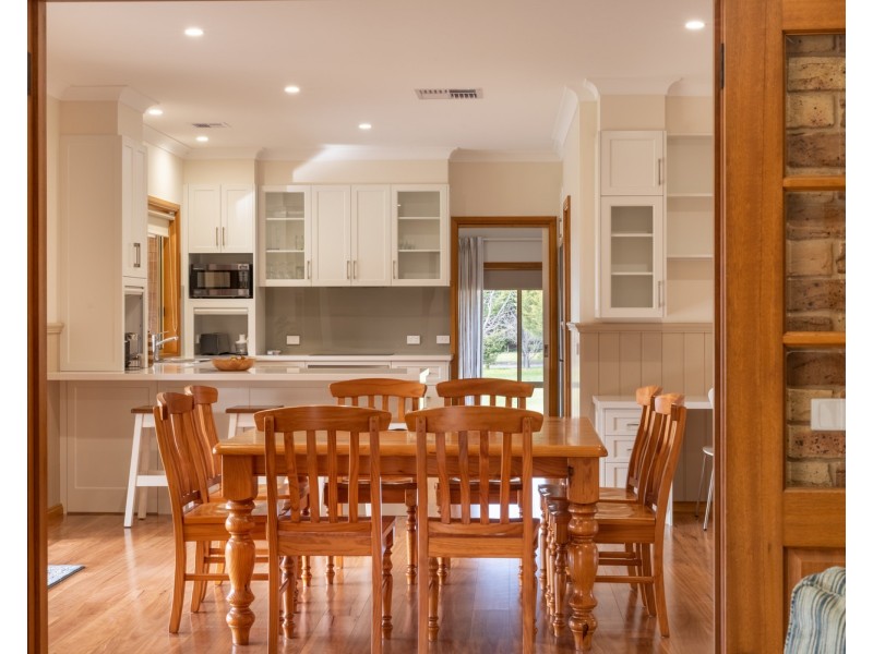 4 Innisfree Drive, Wodonga VIC 3690