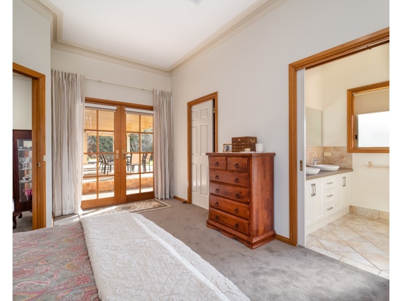 4 Innisfree Drive, Wodonga VIC 3690