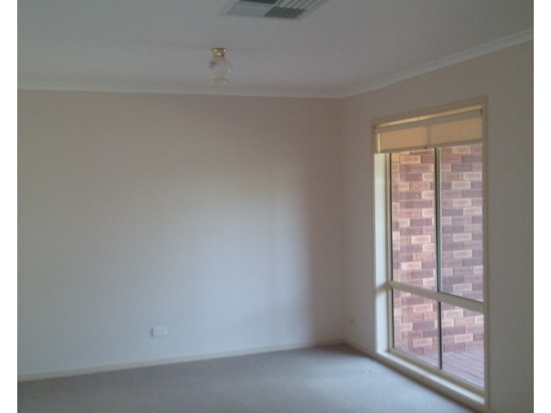 7 McCulloch Crescent, Wodonga VIC 3690