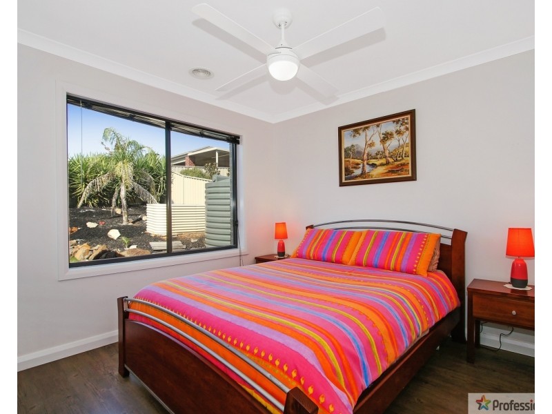 33 Victoria Cross Parade, Wodonga VIC 3690