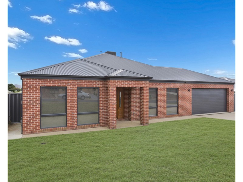 33 Silky Oak Avenue, Wodonga VIC 3690
