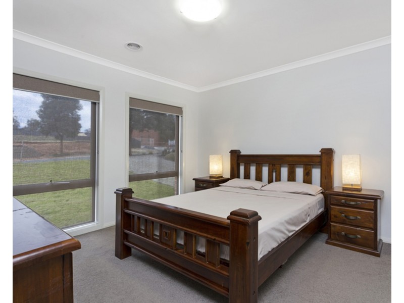 33 Silky Oak Avenue, Wodonga VIC 3690