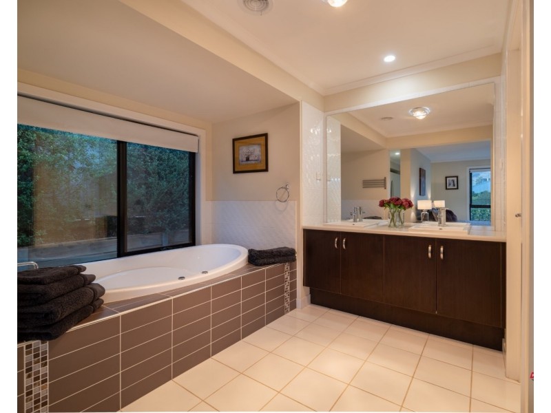 5 MacKenzie Crescent, Wodonga VIC 3690