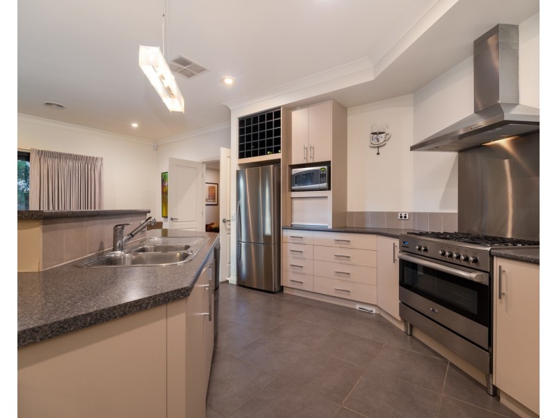 14 Hemlock Court, Baranduda VIC 3691