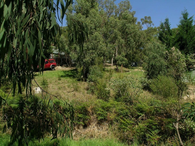 27 Tarhilla Drive, Launching Place VIC 3139