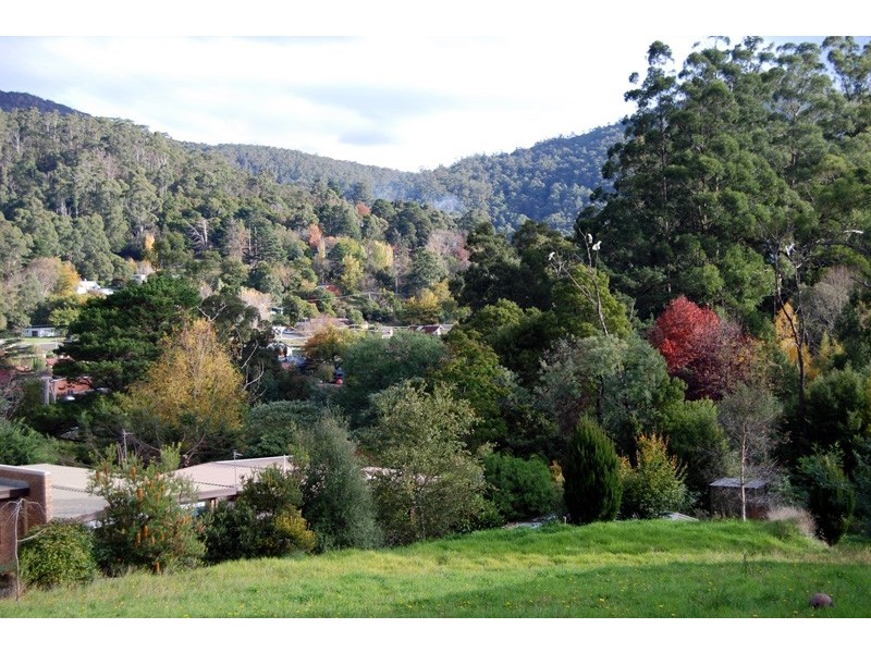 8 Brett Road, Warburton VIC 3799