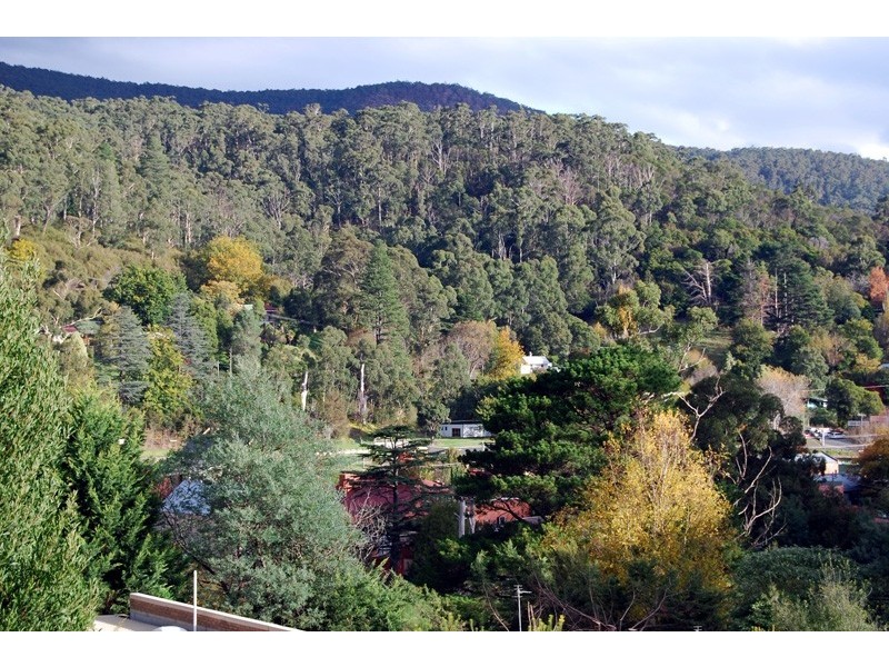 8 Brett Road, Warburton VIC 3799