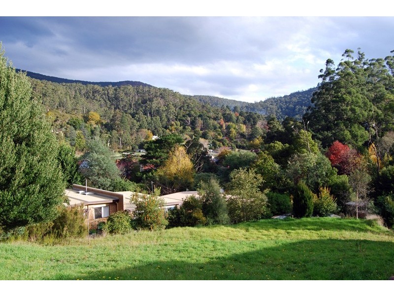 8 Brett Road, Warburton VIC 3799