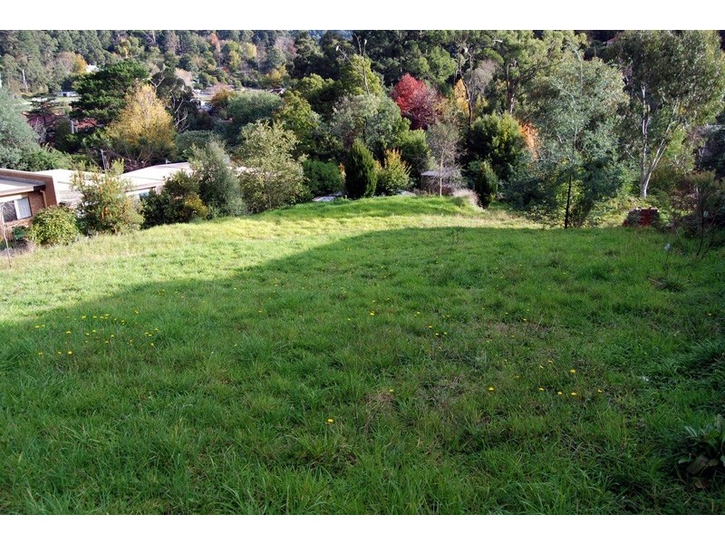 8 Brett Road, Warburton VIC 3799