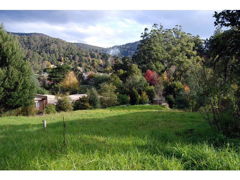 8 Brett Road, Warburton VIC 3799