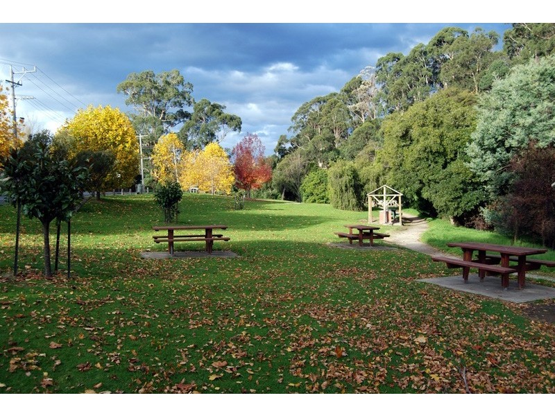 8 Brett Road, Warburton VIC 3799