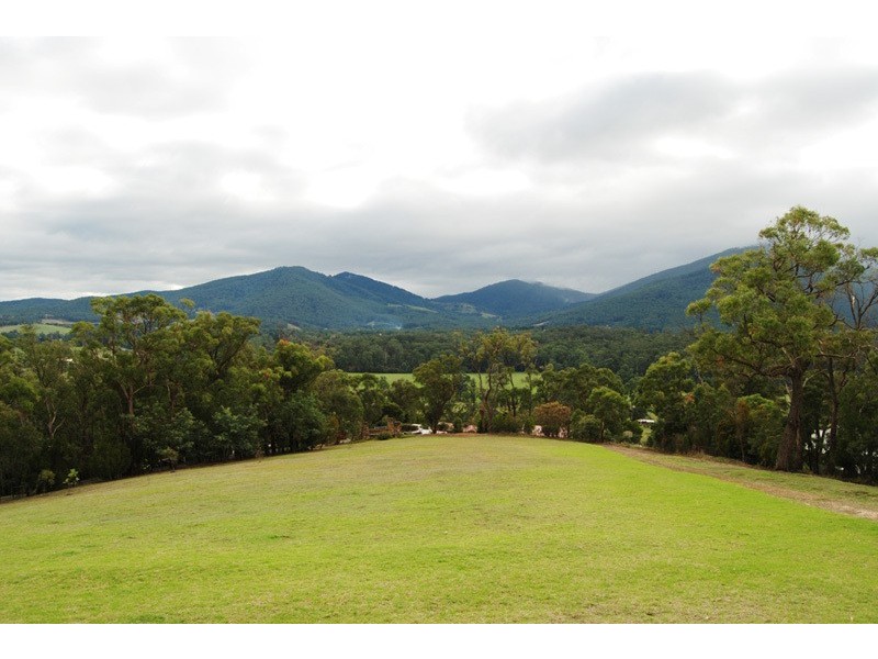 30 Riverview Parade, Launching Place VIC 3139