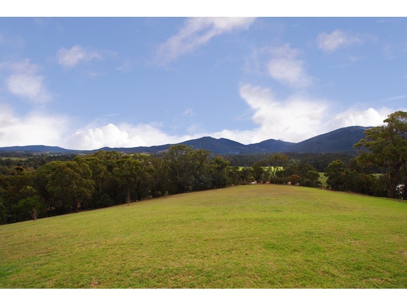 30 Riverview Parade, Launching Place VIC 3139
