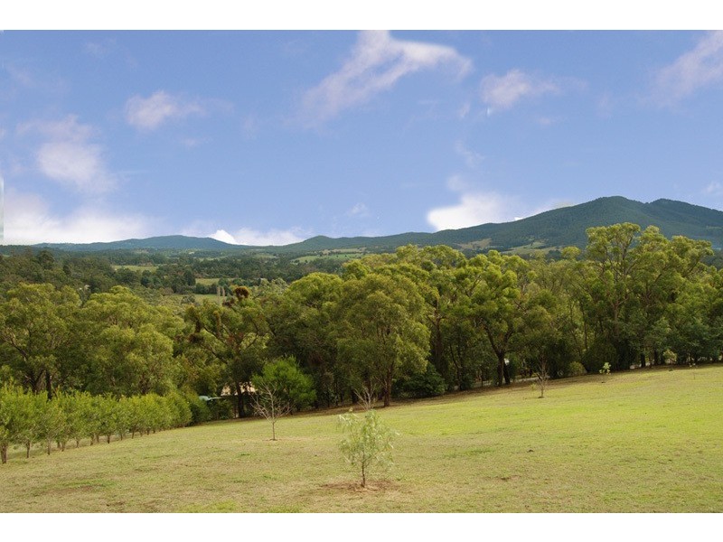 30 Riverview Parade, Launching Place VIC 3139