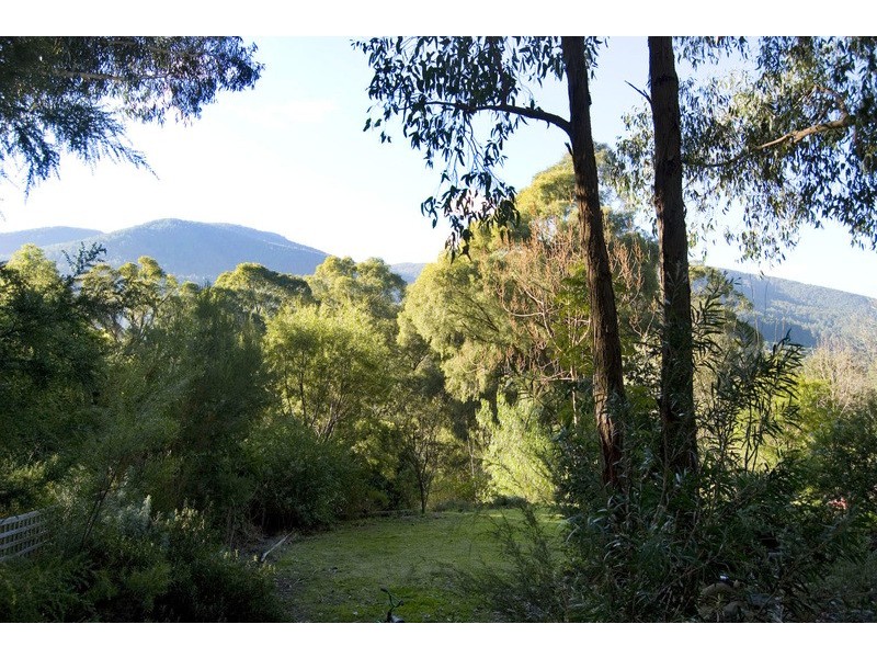 13 Oak Avenue, Warburton VIC 3799