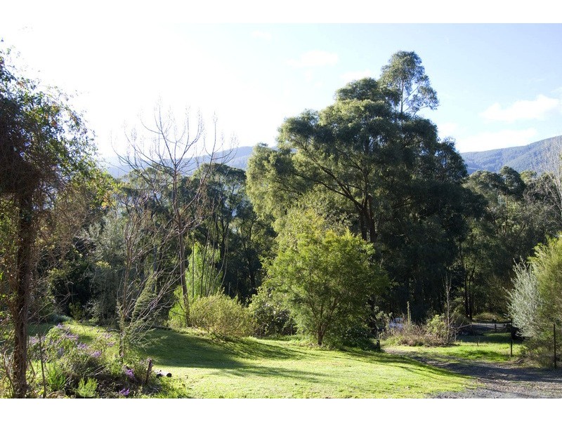 13 Oak Avenue, Warburton VIC 3799