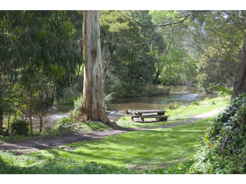 3335 Warburton Highway, Warburton VIC 3799