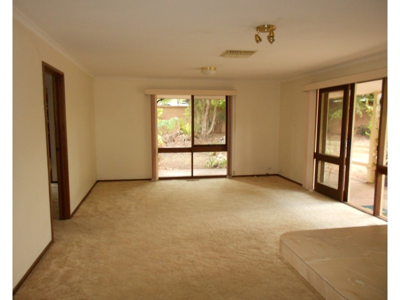 2 Margaret Drive, Bacchus Marsh VIC 3340