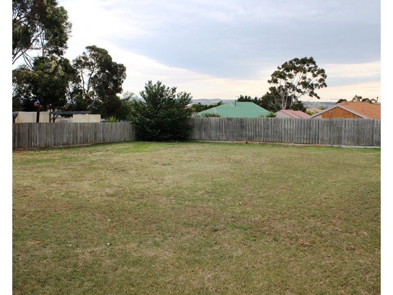 62 Halletts Way, Bacchus Marsh VIC 3340