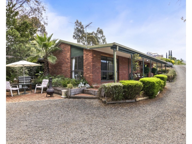 21 Riversdale Crescent, Bacchus Marsh VIC 3340