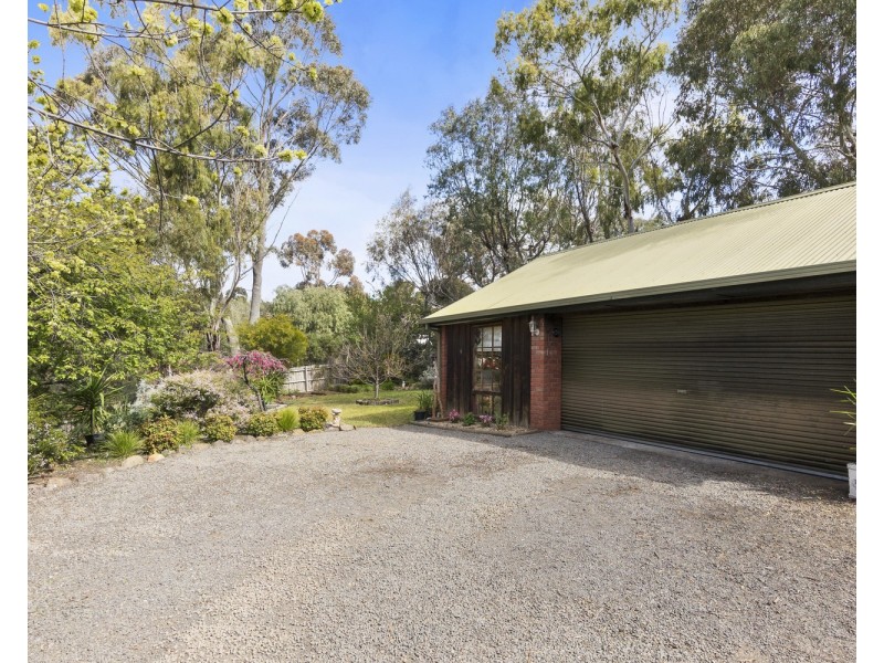 21 Riversdale Crescent, Bacchus Marsh VIC 3340