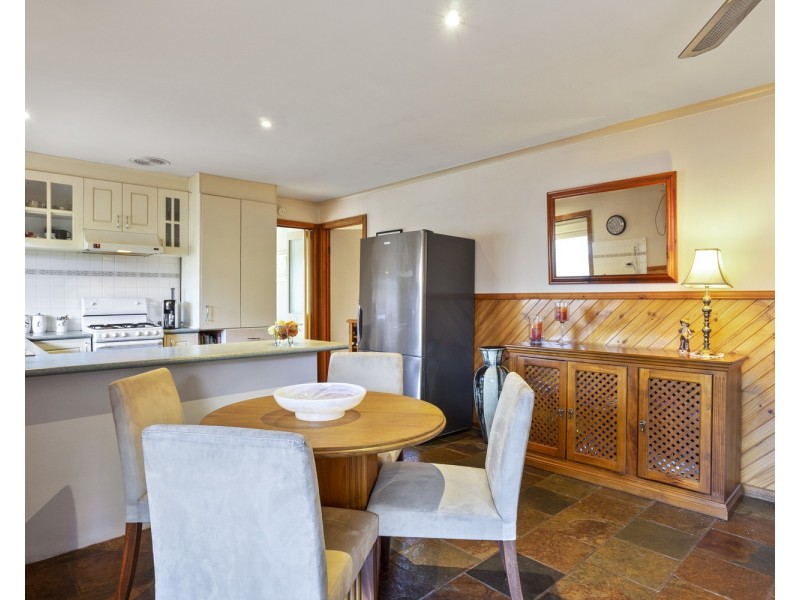 21 Riversdale Crescent, Bacchus Marsh VIC 3340
