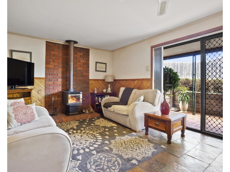 21 Riversdale Crescent, Bacchus Marsh VIC 3340