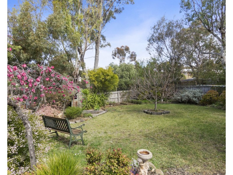 21 Riversdale Crescent, Bacchus Marsh VIC 3340