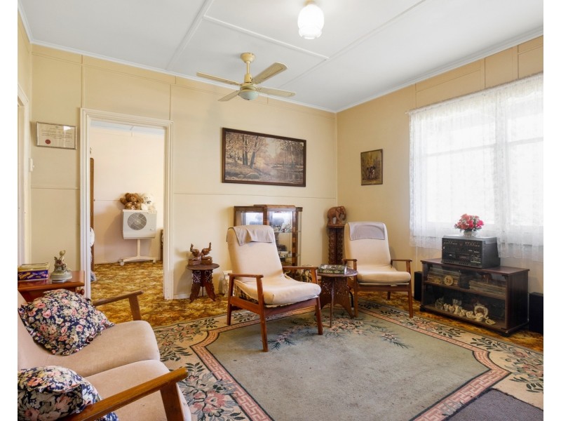 24 Main Street, Myrniong VIC 3341