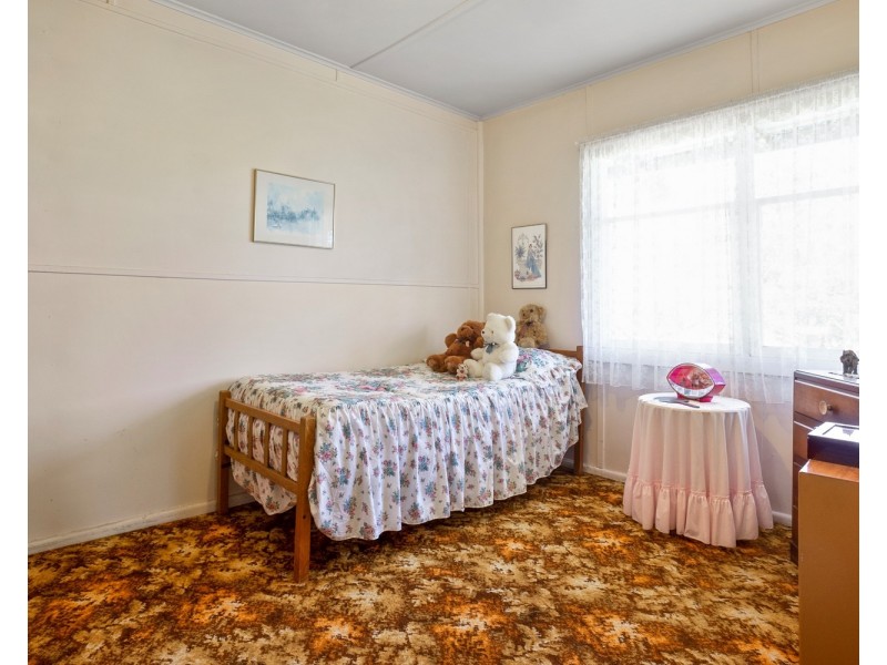 24 Main Street, Myrniong VIC 3341