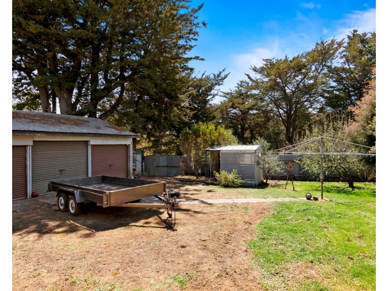 24 Main Street, Myrniong VIC 3341