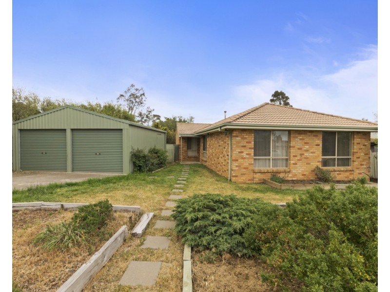 98  Underbank Boulevard, Bacchus Marsh VIC 3340