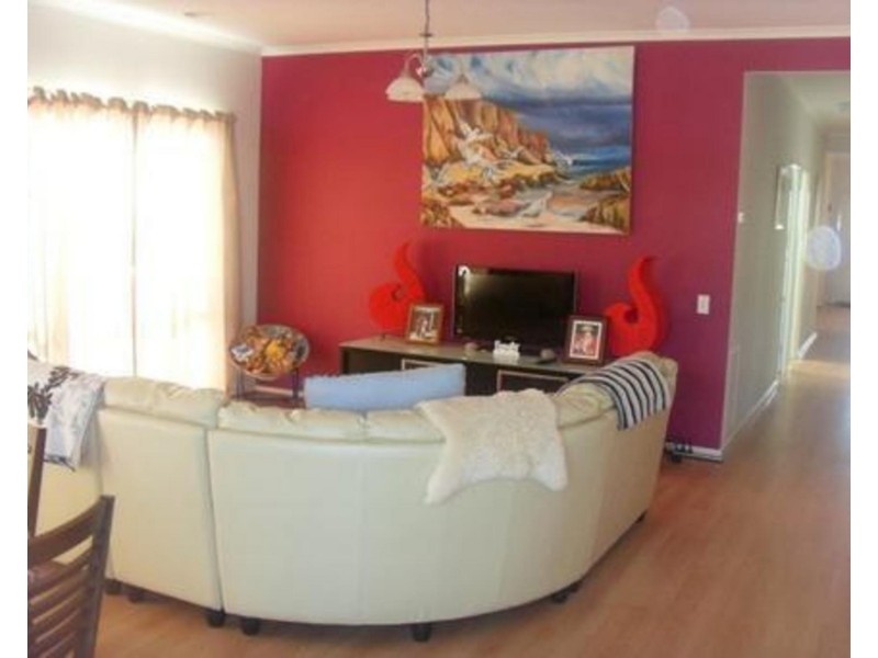 10B Ologhlen Drive, Wyndham Vale VIC 3024