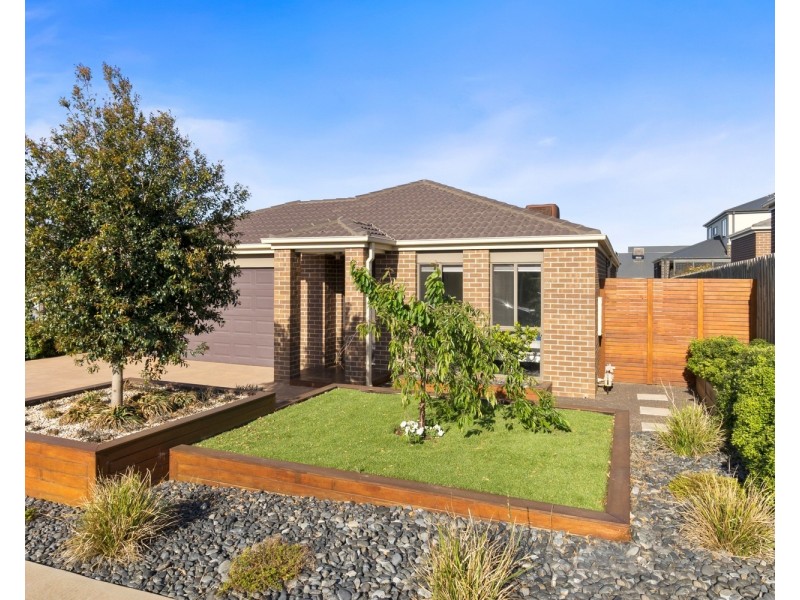 100 Halletts Way, Bacchus Marsh VIC 3340