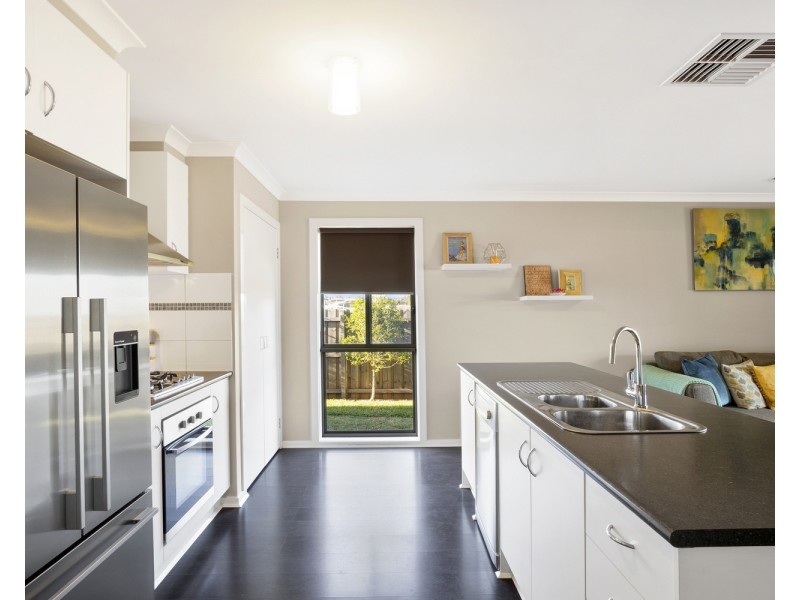 100 Halletts Way, Bacchus Marsh VIC 3340