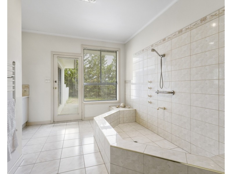 24 Manning Boulevard, Bacchus Marsh VIC 3340