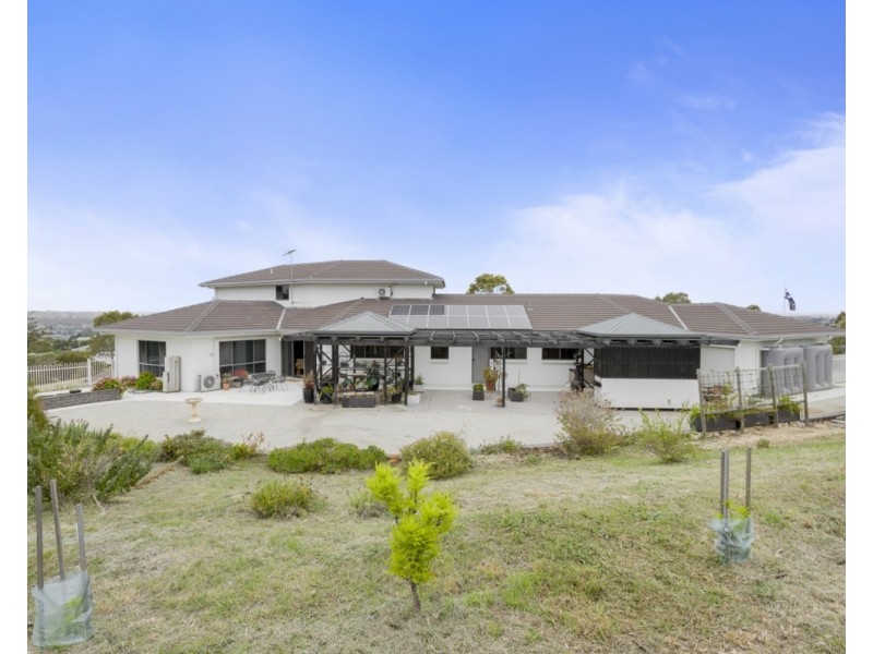 24 Manning Boulevard, Bacchus Marsh VIC 3340