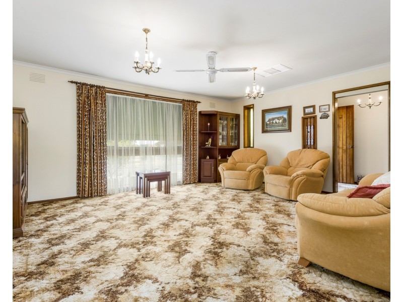 1 Linda Drive, Bacchus Marsh VIC 3340