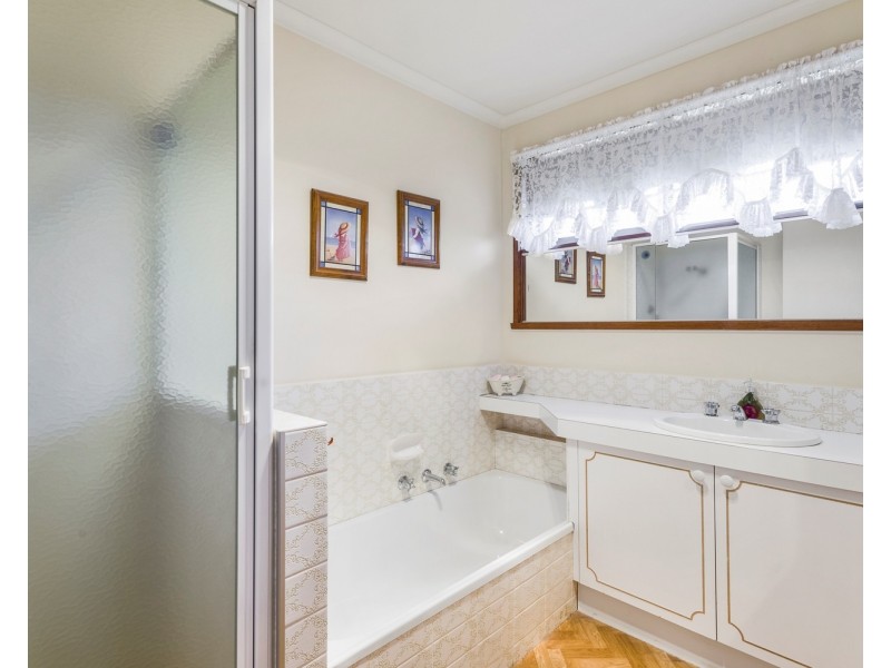 1 Linda Drive, Bacchus Marsh VIC 3340