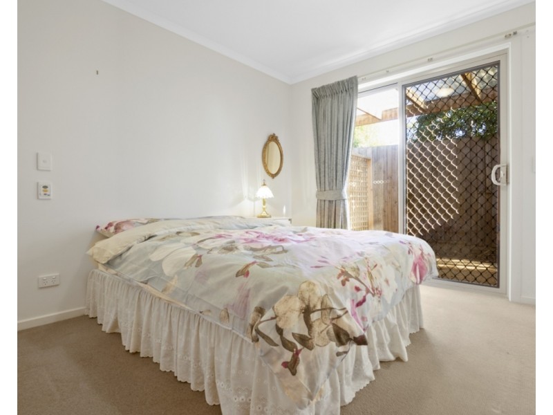 16/96 Gisborne Road, Bacchus Marsh VIC 3340