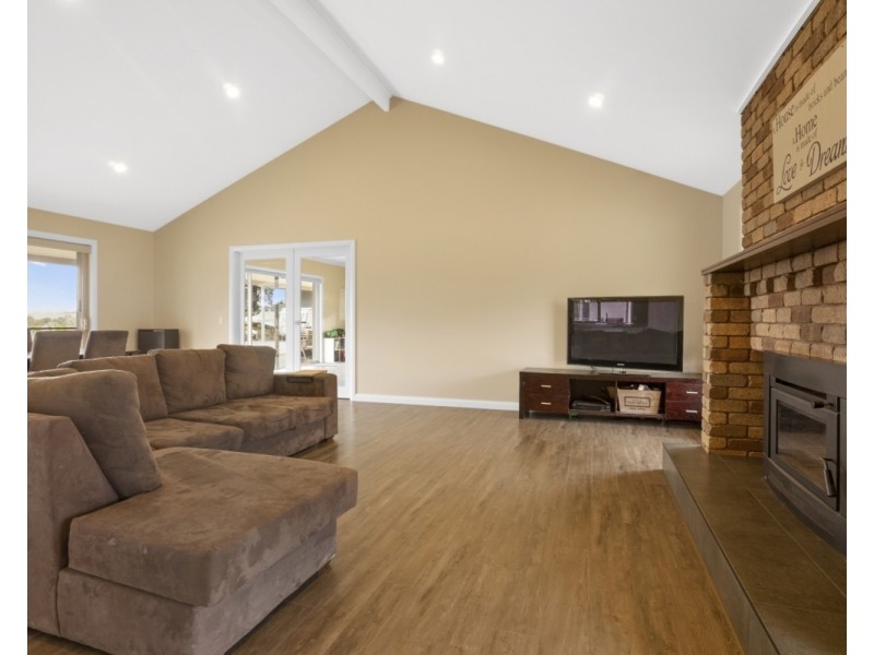 67 Pykes Creek Road, Myrniong VIC 3341