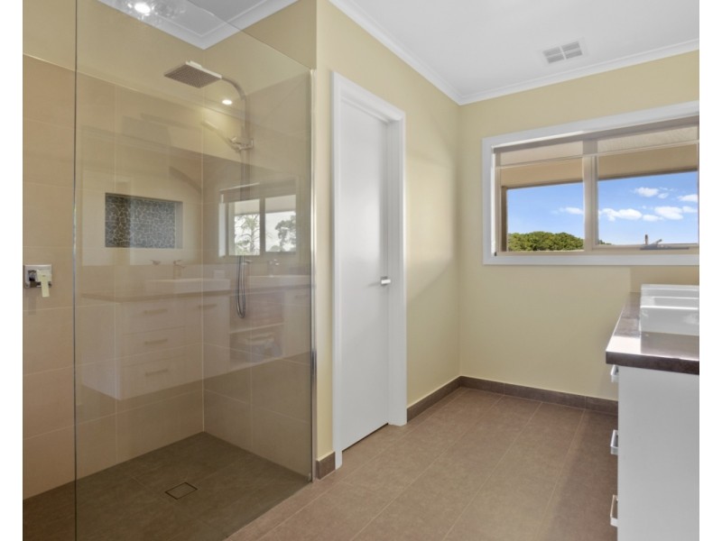 67 Pykes Creek Road, Myrniong VIC 3341
