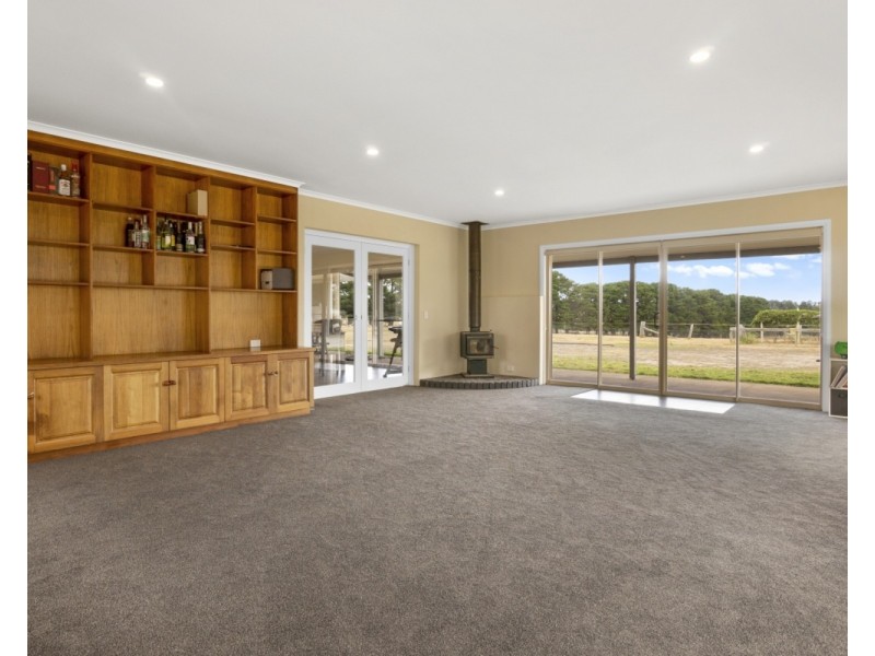 67 Pykes Creek Road, Myrniong VIC 3341