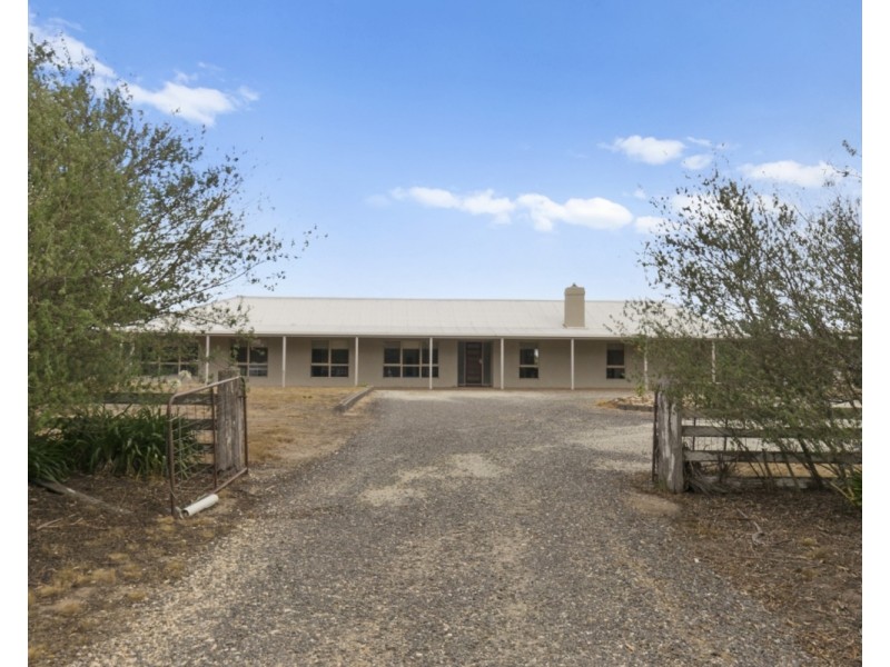67 Pykes Creek Road, Myrniong VIC 3341