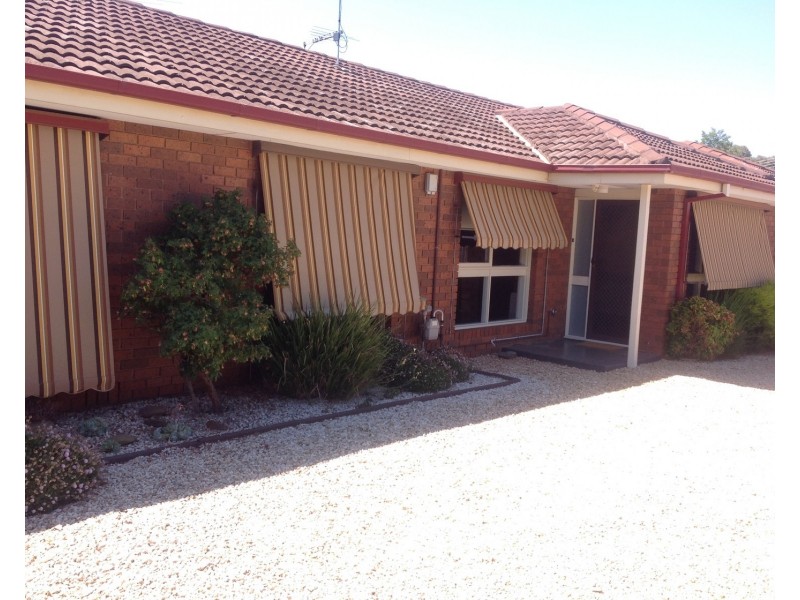 2/10 Mitchell Court, Bacchus Marsh VIC 3340