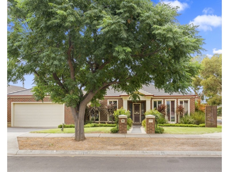 27 Grantleigh Drive, Bacchus Marsh VIC 3340