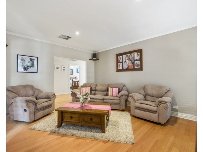 27 Grantleigh Drive, Bacchus Marsh VIC 3340