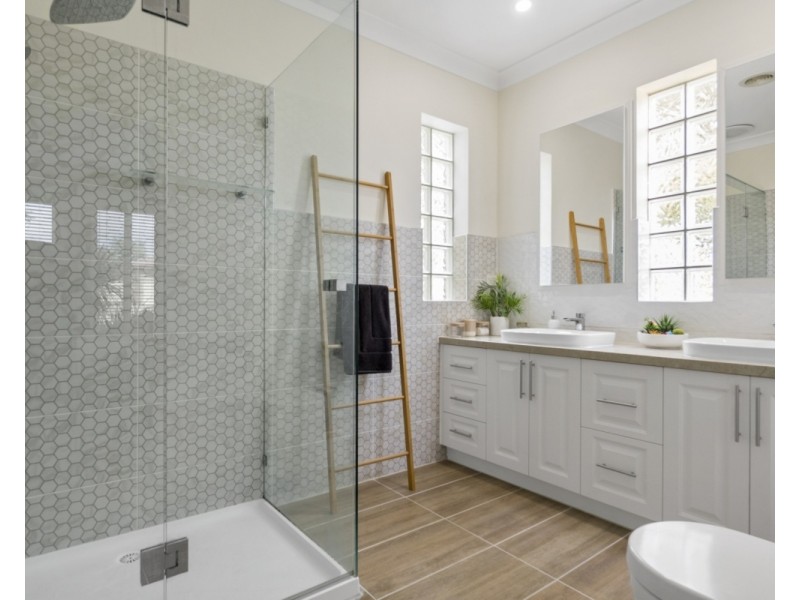 27 Grantleigh Drive, Bacchus Marsh VIC 3340